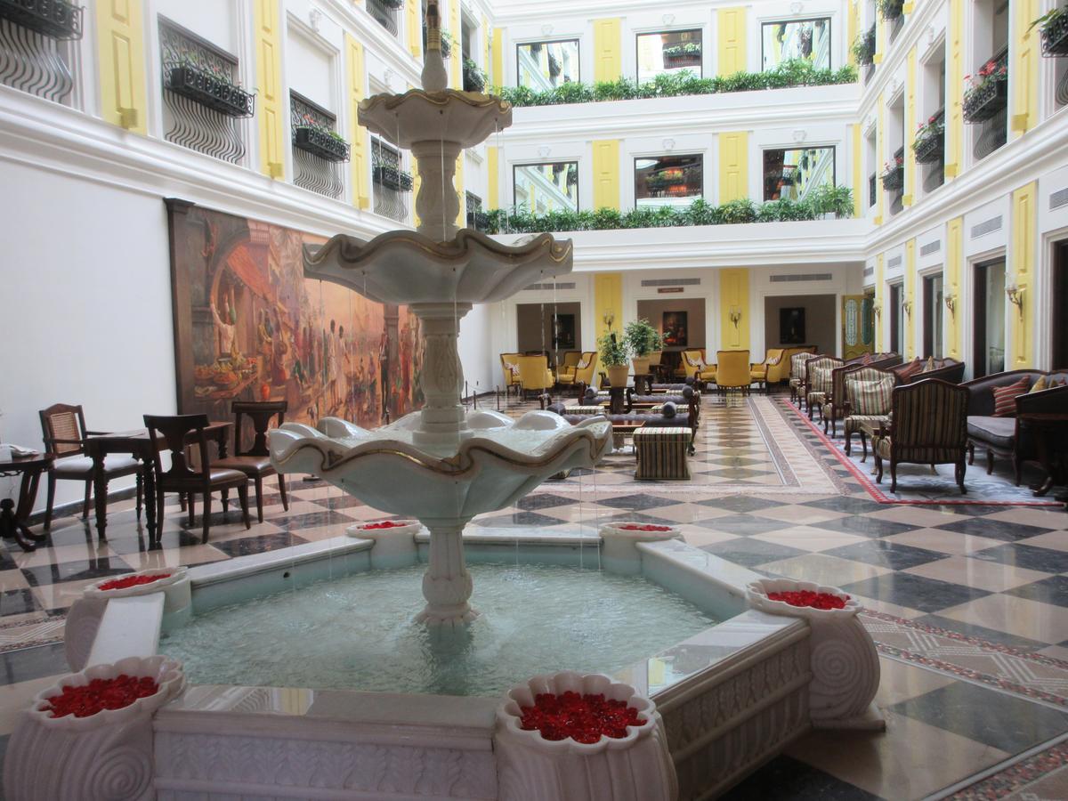 Fragrant Nature Kochi - A Five Star Classified Hotel Buitenkant foto Interior of the hotel