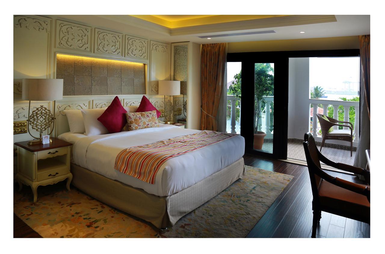Fragrant Nature Kochi - A Five Star Classified Hotel Buitenkant foto