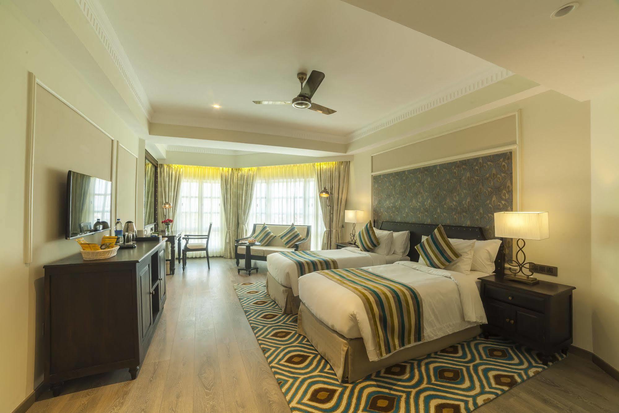 Fragrant Nature Kochi - A Five Star Classified Hotel Buitenkant foto Deluxe Room