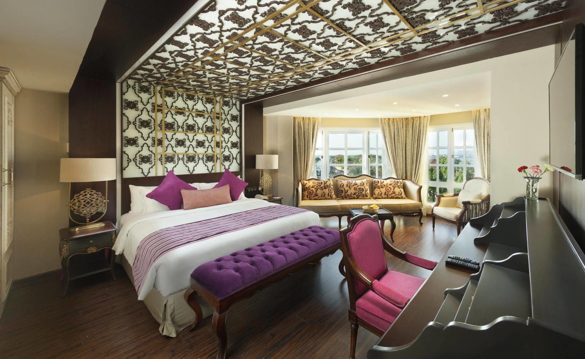 Fragrant Nature Kochi - A Five Star Classified Hotel Buitenkant foto